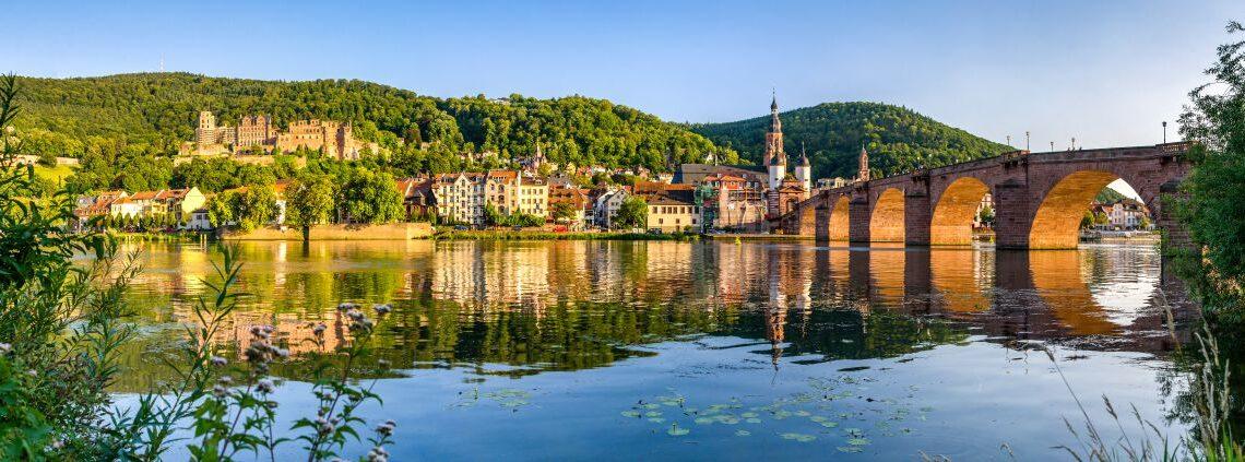 Blick auf die Heidelberger Altstadt mit Alter Bruecke und Schloss, ideal zur Einordnung der Lage durch Immobiliengutachter Heidelberg