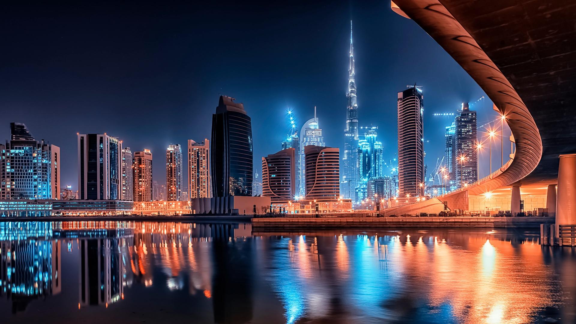 Moderne Skyline mit Museum in Dubai | deutscher Immobilienmakler Dubai

